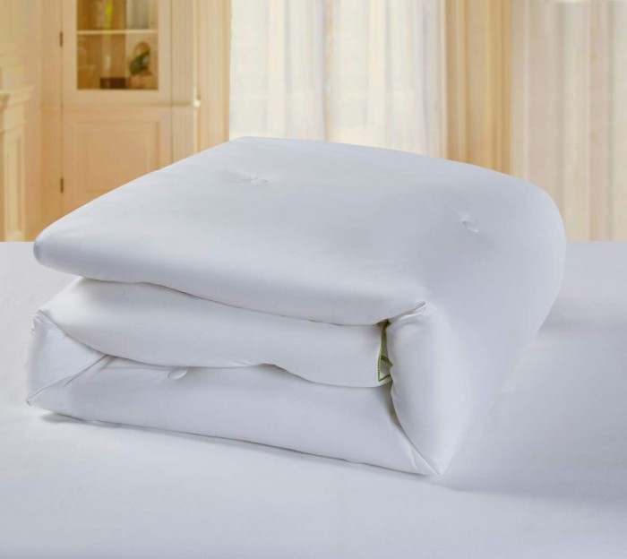 Шелковое одеяло  "Classic" (облегченное) 140х205, 160 г/кв.м